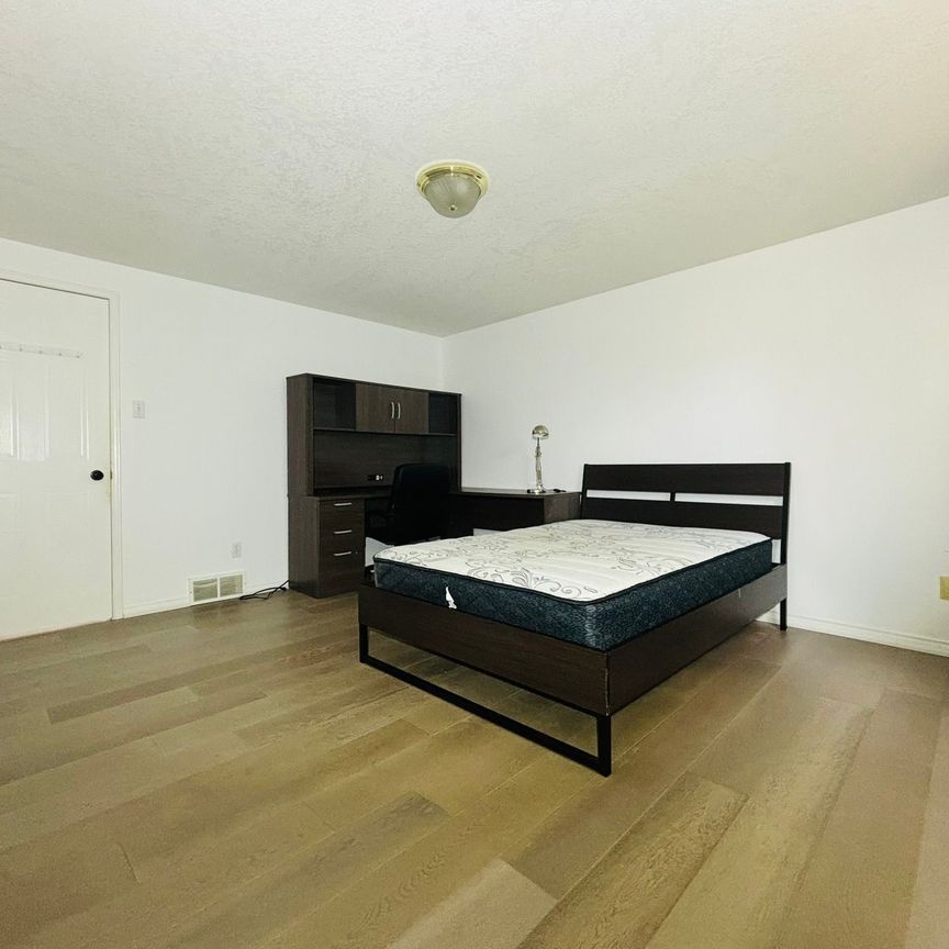 For Lease - 327 Cornridge Place, Waterloo, Ontario - Photo 1