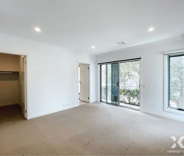 Spacious & Stylish Family Home with Modern Comforts - Photo 3