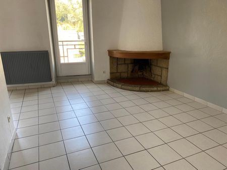 Location Appartement 4 pièces 74m² VALS LES BAINS 07600 - Photo 2