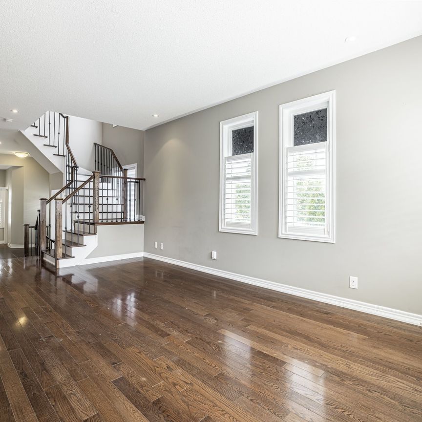 For Lease - 4 Courtland Crescent, East Gwillimbury, Ontario - Photo 1