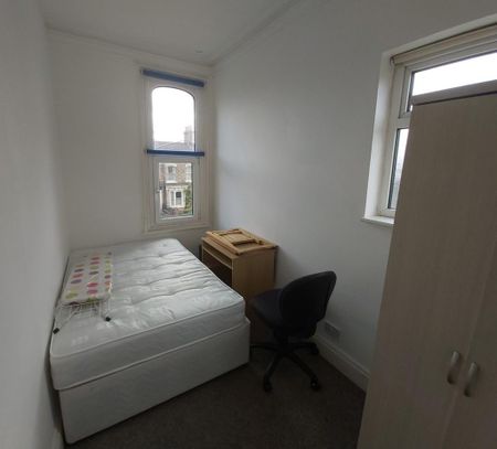 3 bedroom flat share to rent - Photo 3