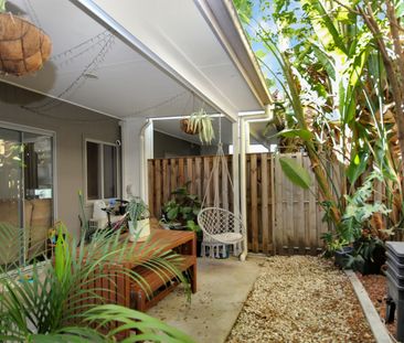 Luxury Low-Maintenance Living in an Immaculate Modern Townhouse - Photo 6