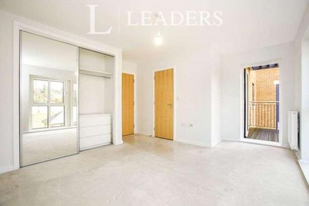 Corner House, Godstone Road, Caterham, Surrey, CR3 - Photo 3
