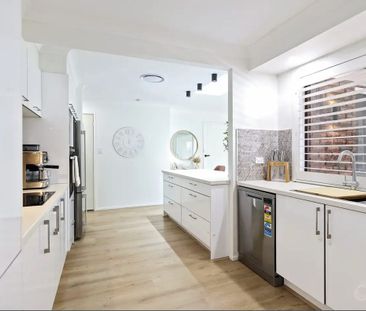 Renovated 3 bedroom Home - Photo 4