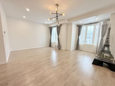 For Lease - 88 William F Bell Parkway, Richmond Hill, Ontario - Photo 3