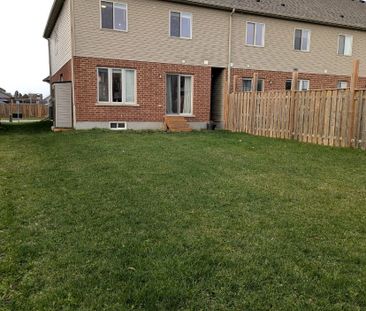 For Lease - 371 Vincent Drive, North Dumfries, Ontario - Photo 4