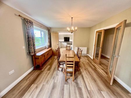 4 bedroom detached house to rent - Photo 3