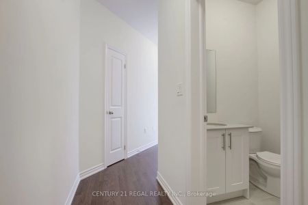 Condo Townhouse For Lease | N9195068 - Photo 2