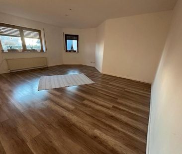 Helle, großzügige 1 Zi EG-Wohnung mit separatem Eingang - Photo 1