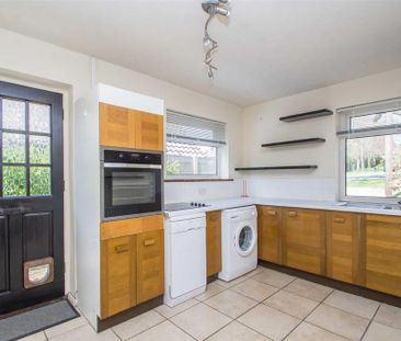 2 bedroom bungalow to rent - Photo 3