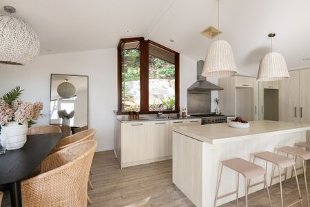 Tranquil Coastal Retreat with Stunning Pittwater Views - Photo 5