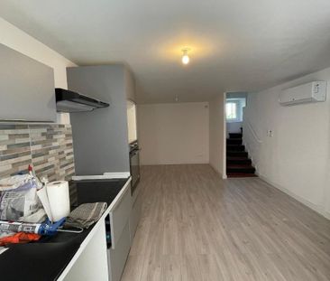 Location Maison 4 pièces 85m² ROUGIERS 83170 - Photo 2