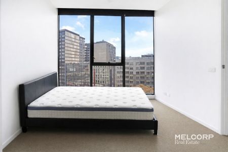 CONVENIENT LIVING IN PRIME LOCATION! - FURNISHED - Photo 4