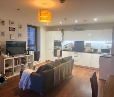 2 Bed Flat, Kingfisher Heights, E16 - Photo 2