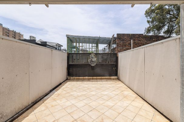 207/302-308 Crown Street, Darlinghurst NSW 2010 - Studio For Rent | Domain - Photo 1