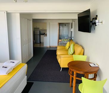 Waterfront, Fully furnished 1 Bedroom unit- Utilities included - Photo 1