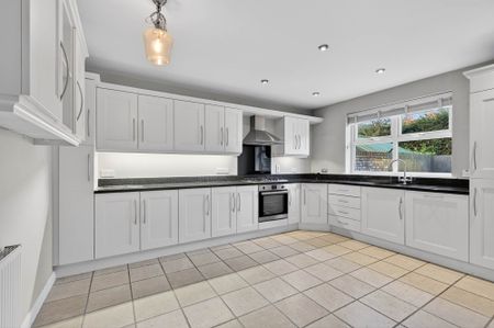 27 Strathearn Lane, off Circular Road, Belmont,, BELFAST, BT4 2BT - Photo 4