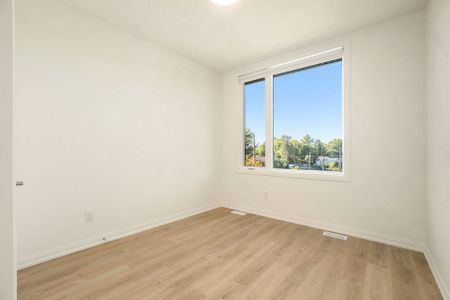 For Lease - 251 Castor Street Unit# 8, Russell, Ontario - Photo 5