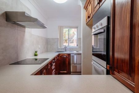 Two bedroom townhouse in sought after Merewether beach location - Photo 4