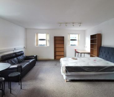 Studio to rent - Photo 6