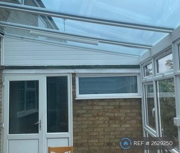 1 bedroom in a house share to rent - Photo 5