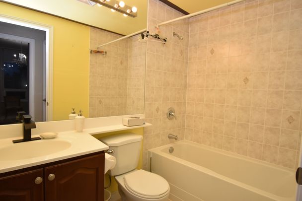 For Lease - 100 Promenade Circle Unit# 304, Vaughan, Ontario - Photo 1