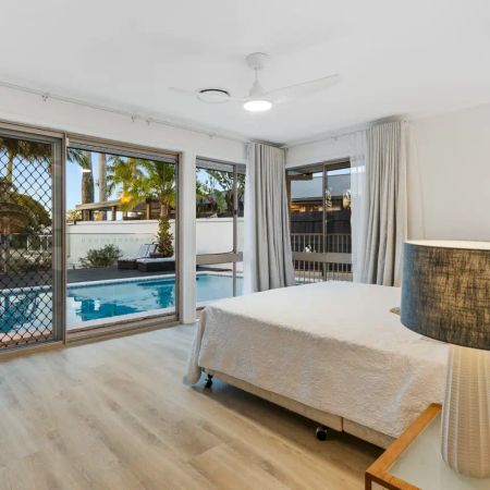 Beautifully Presented Waterfront Home - Photo 4