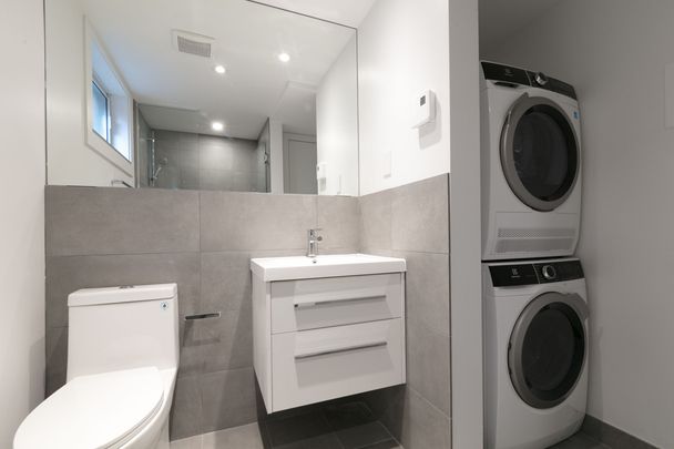 3195 Van Horne Avenue - Photo 1