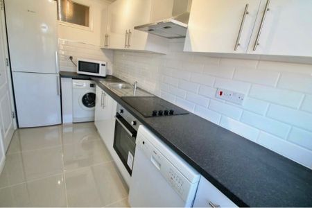 2 Bed Flat, The Larches, LU2 - Photo 5