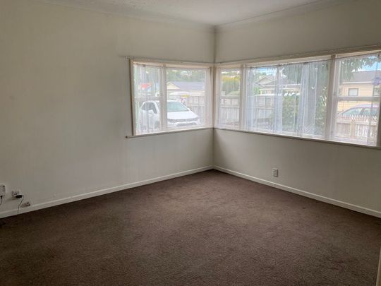 Charming Miramar Retreat - 4BR Home - Photo 1