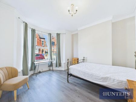 1 bedroom in a house share to rent - Photo 3