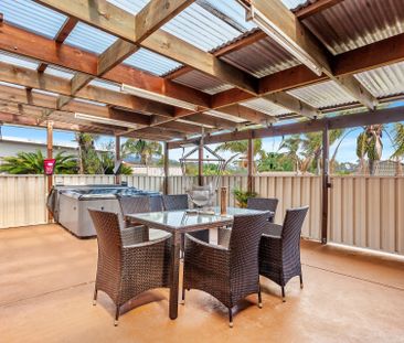 Ticks The Boxes! - Photo 6