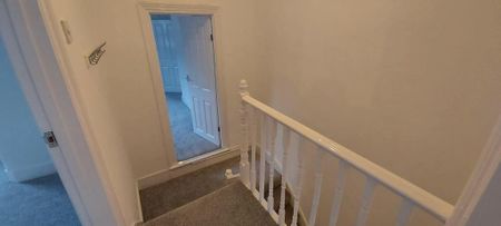3 bedroom flat to rent - Photo 4