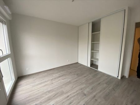 Location Appartement 3 pièces 61m² - Photo 2