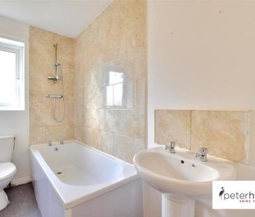 2 bedroom terraced house to rent - Photo 4