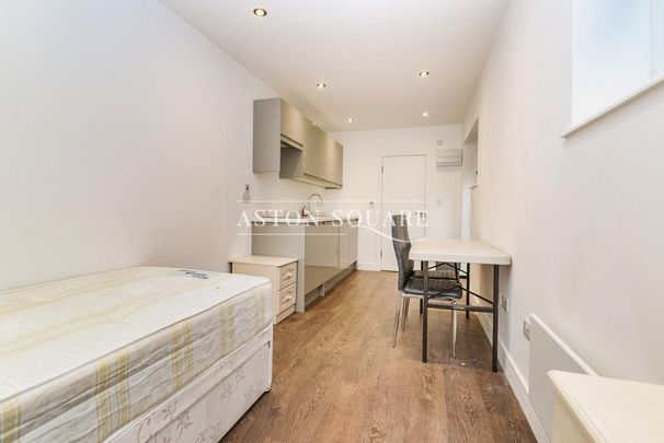 Studio to rent - Photo 1