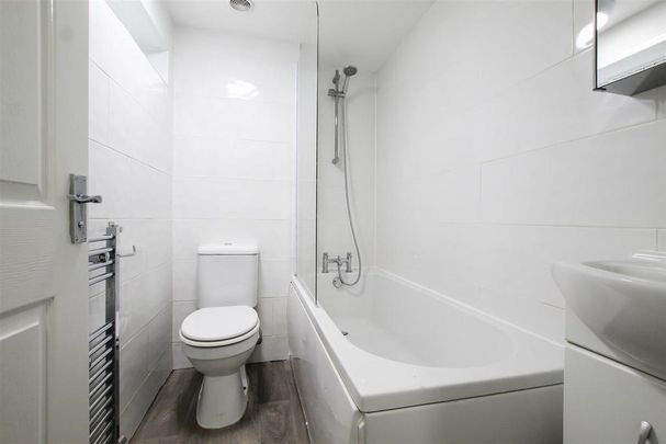 2 bedroom end of terrace house to rent - Photo 1