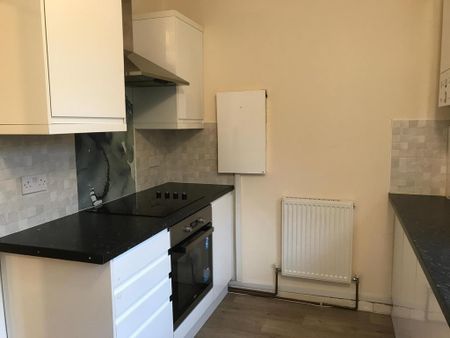 3 bedroom ground floor maisonette to rent - Photo 5