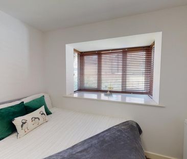 4 bedroom semi-detached house to rent - Photo 1