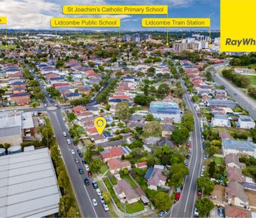 SPACIOUS FAMILY HOME IN A PRIME LIDCOMBE LOCATION - Photo 3