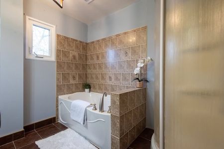 For Lease - 5717 Lowell Avenue, Niagara Falls, Ontario - Photo 2