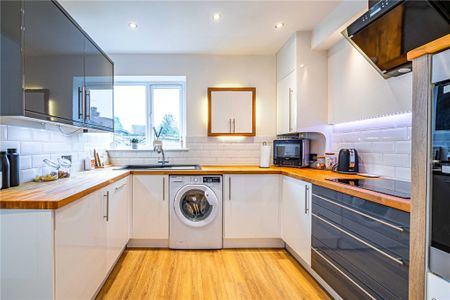 3 bed Terraced House for rent - Photo 5