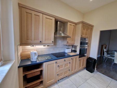 2 bedroom flat to rent - Photo 3