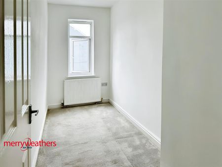 3 bed terraced house to rent in Howson Road, Deepcar, S36 - Photo 2