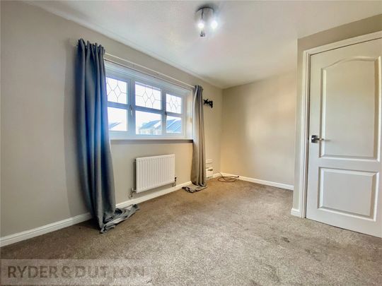 Woodside Close, Lees, Oldham, Greater Manchester, OL4 - Photo 1