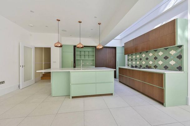 5 bedroom semi-detached house to rent - Photo 1