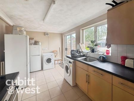 1 bedroom in a house share to rent - Photo 5