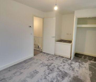 2 bedroom semi-detached house to rent - Photo 3