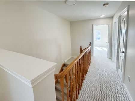For Lease - 3342 Fountain Park Avenue, Mississauga, Ontario - Photo 3