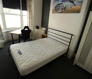 4 bedroom terraced house to rent - Photo 2
